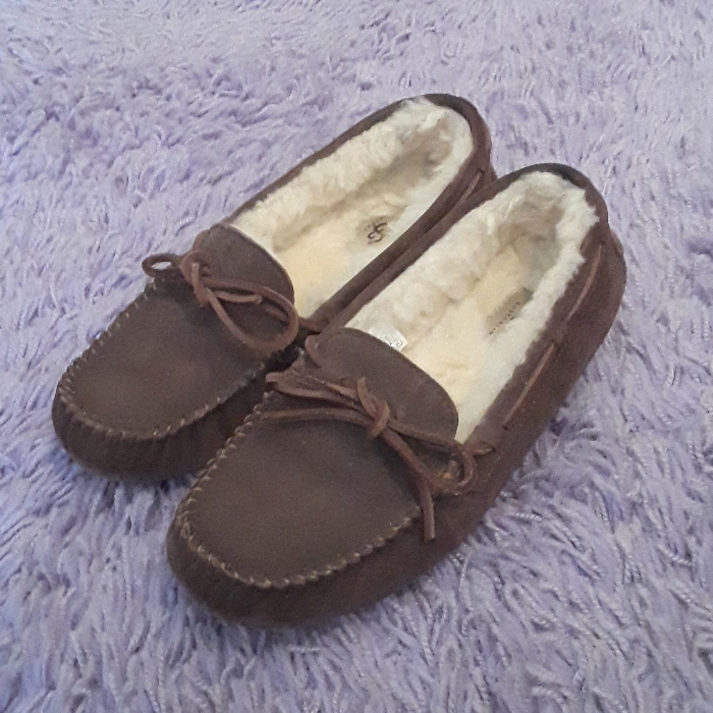 Ugg Dakota Slippers!!